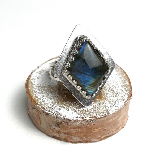 Kite Shaped Silver Ring With Labradorite - A Little Texas Charm