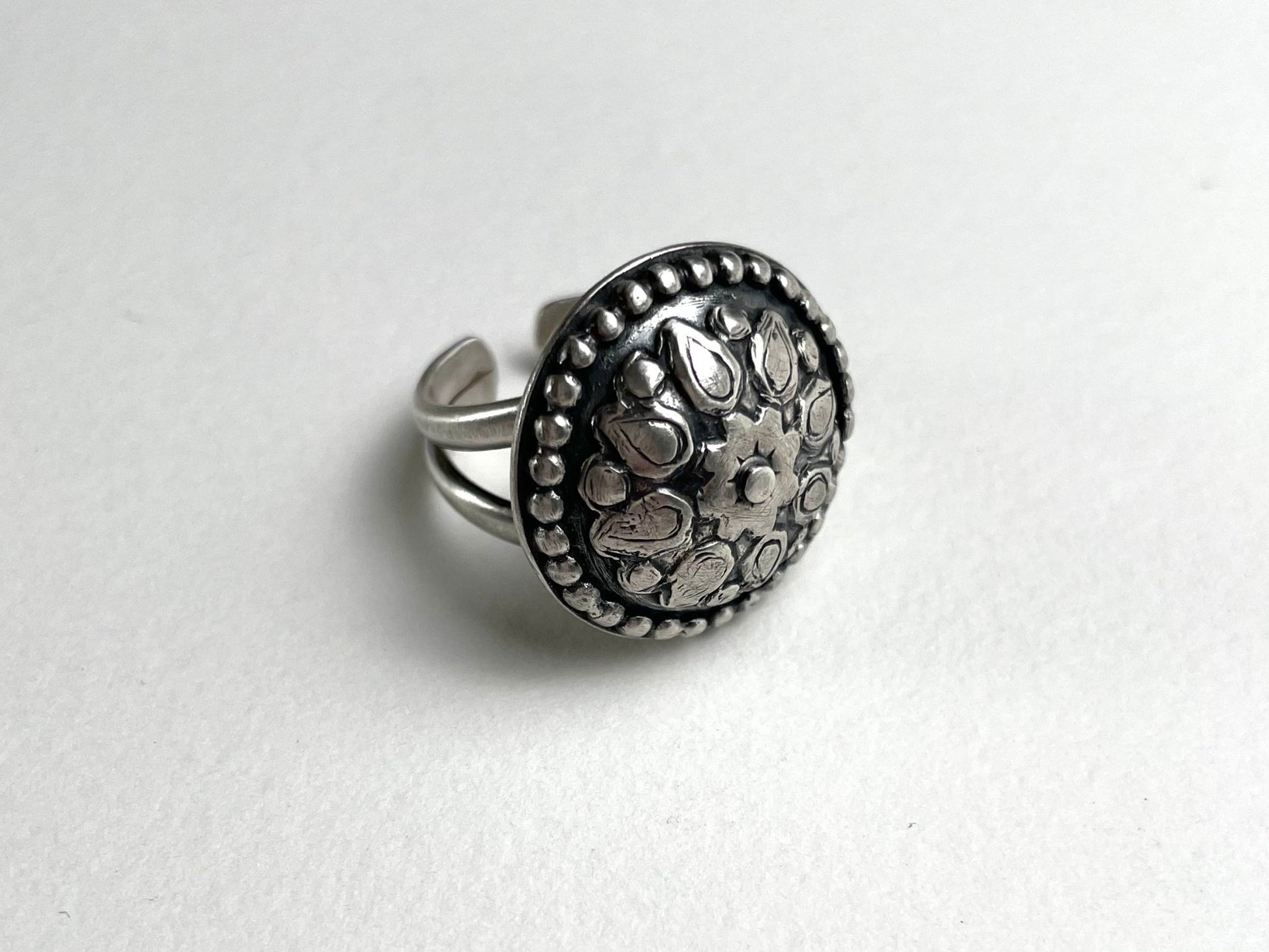 Ornate Floral Western Ring Silver - A Little Texas Charm